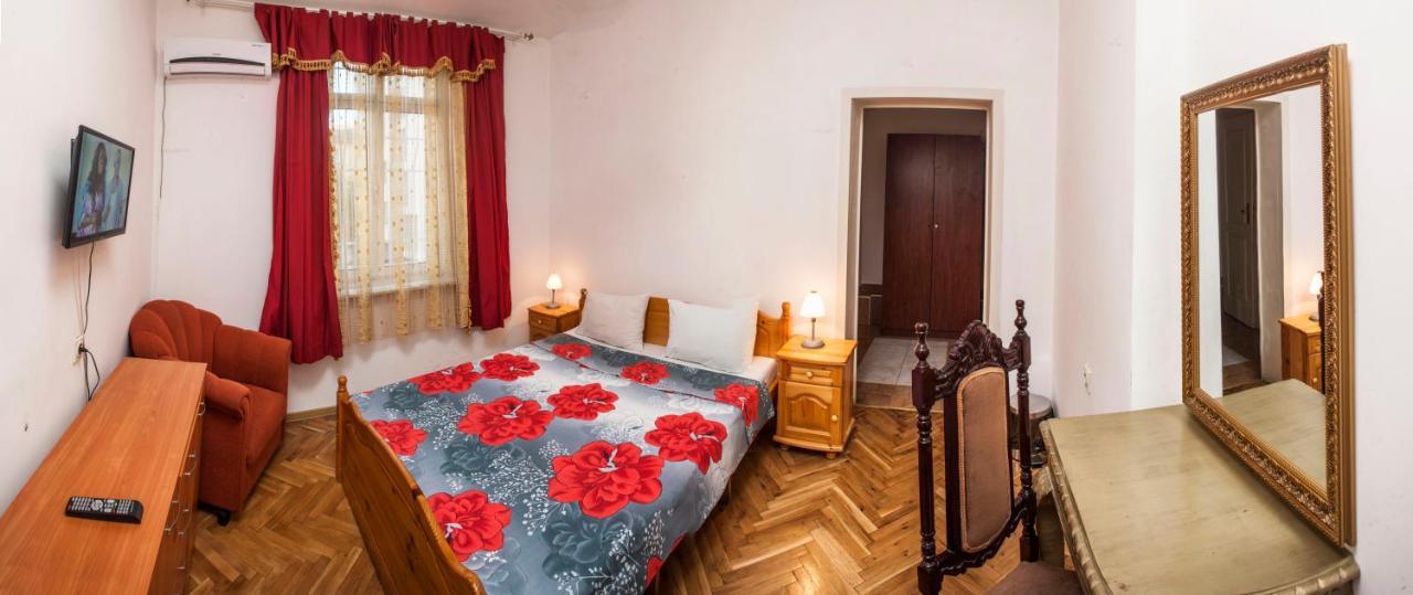 Central GuestHouse Five Corners Sofia Extérieur photo