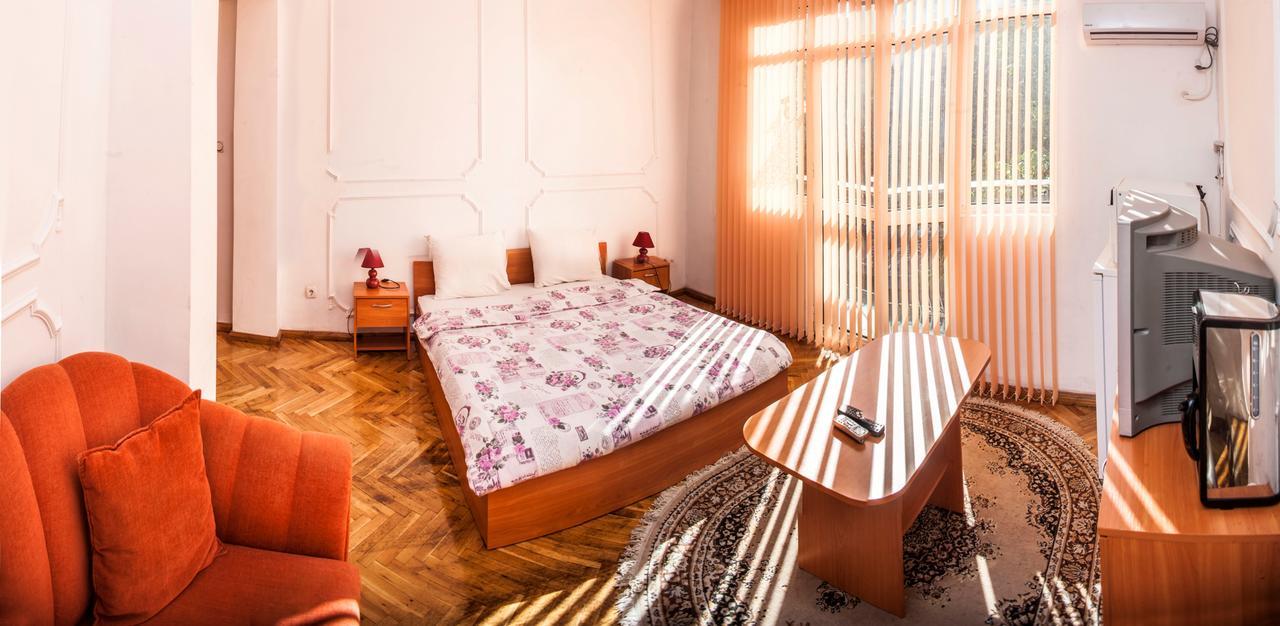 Central GuestHouse Five Corners Sofia Extérieur photo